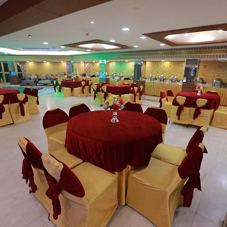 Chanson Grand Westend Delhi  Dış mekan fotoğraf