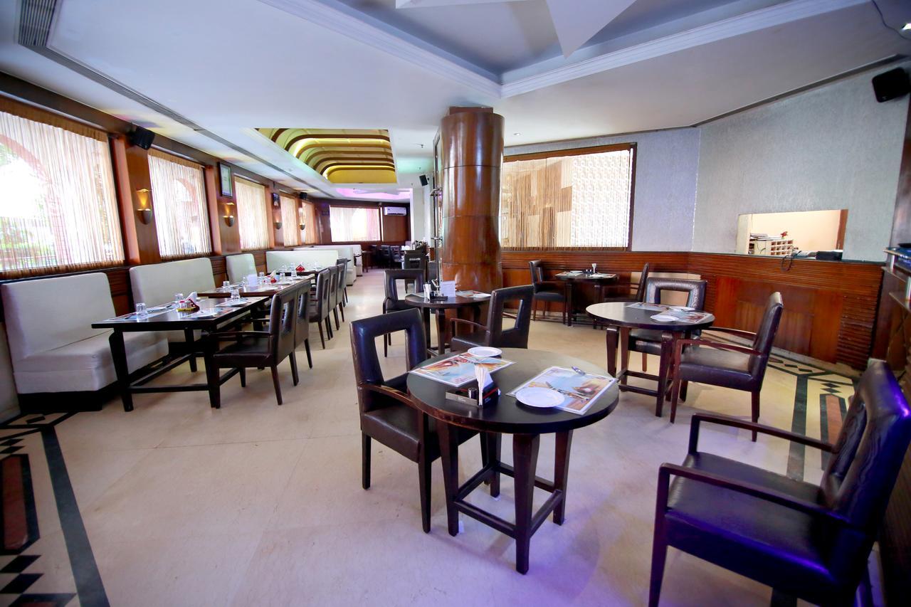 Chanson Grand Westend Delhi  Dış mekan fotoğraf