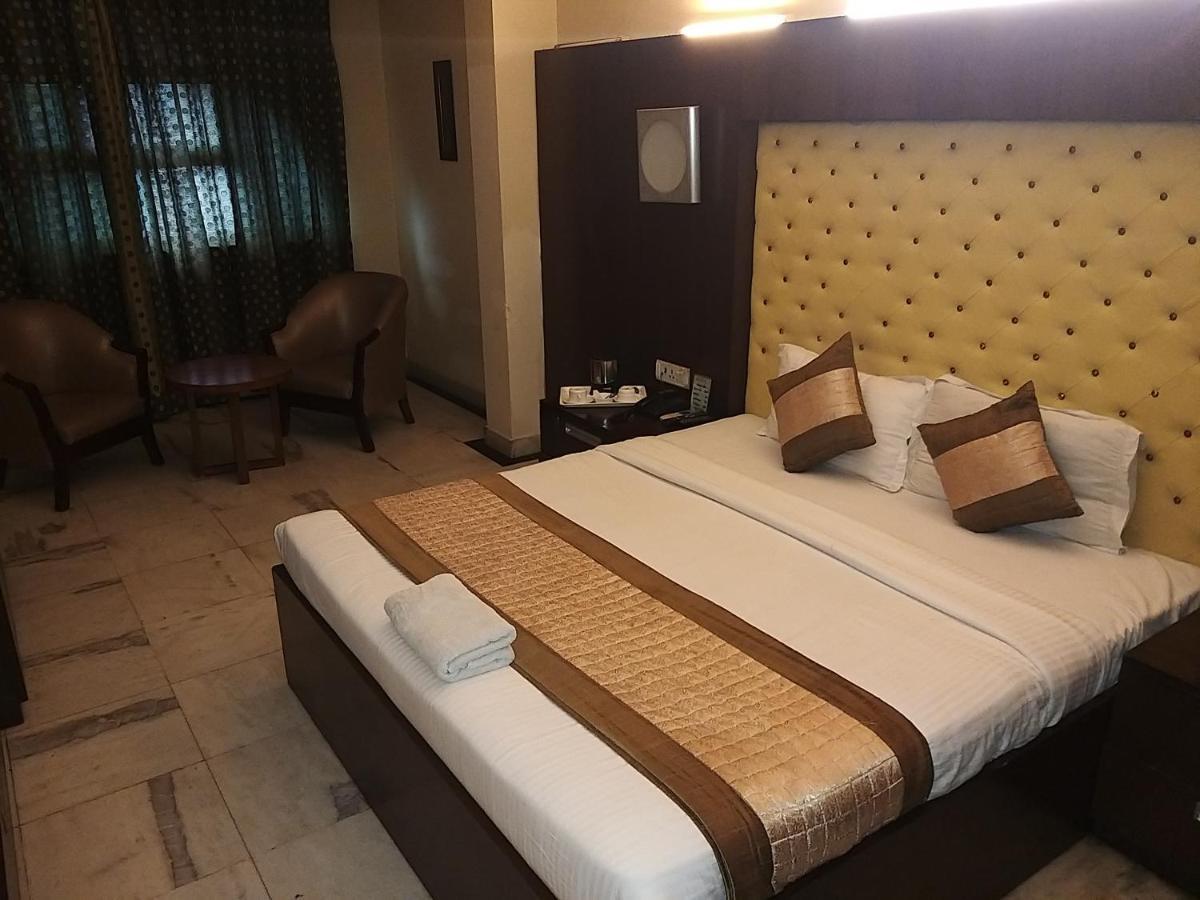 Chanson Grand Westend Delhi  Dış mekan fotoğraf