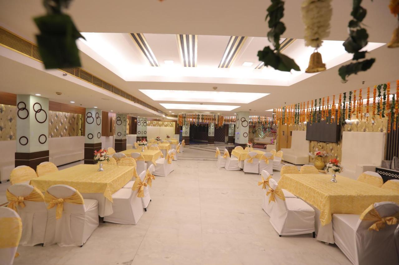 Chanson Grand Westend Delhi  Dış mekan fotoğraf