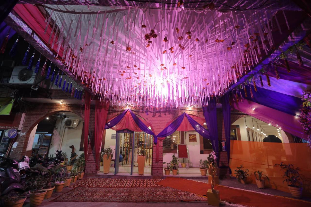 Chanson Grand Westend Delhi  Dış mekan fotoğraf